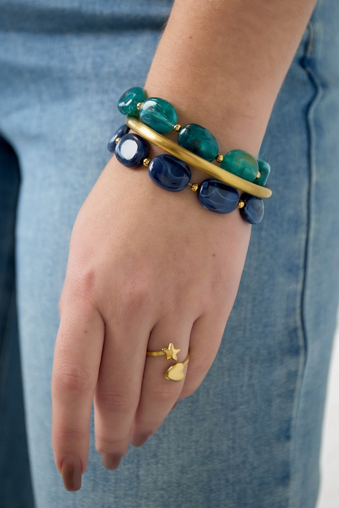 Blue stones - armbandje goud